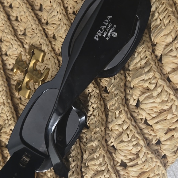 Prada Black Geometric Sunglasses - Picture 4 of 4